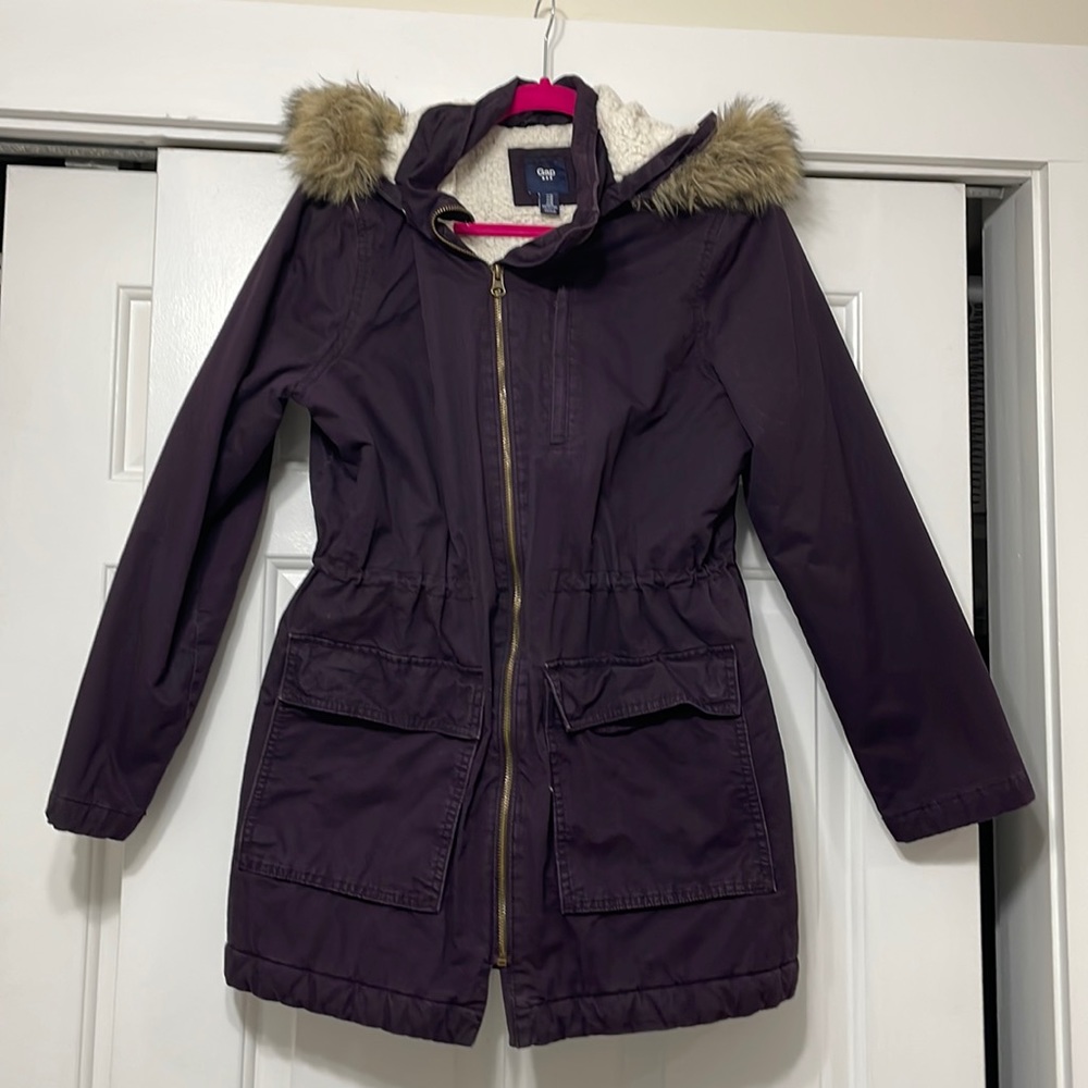 Gap size medium plum color winter coat. White fleece inside with fur hood